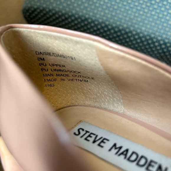 Blush Colored Steve Madden Patent leather Heeled pumps - Picture 10 of 10